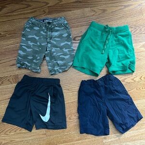 Lot of 4 boys shorts size 6 (one is a 7 but fits like a 6). Mixed brands.